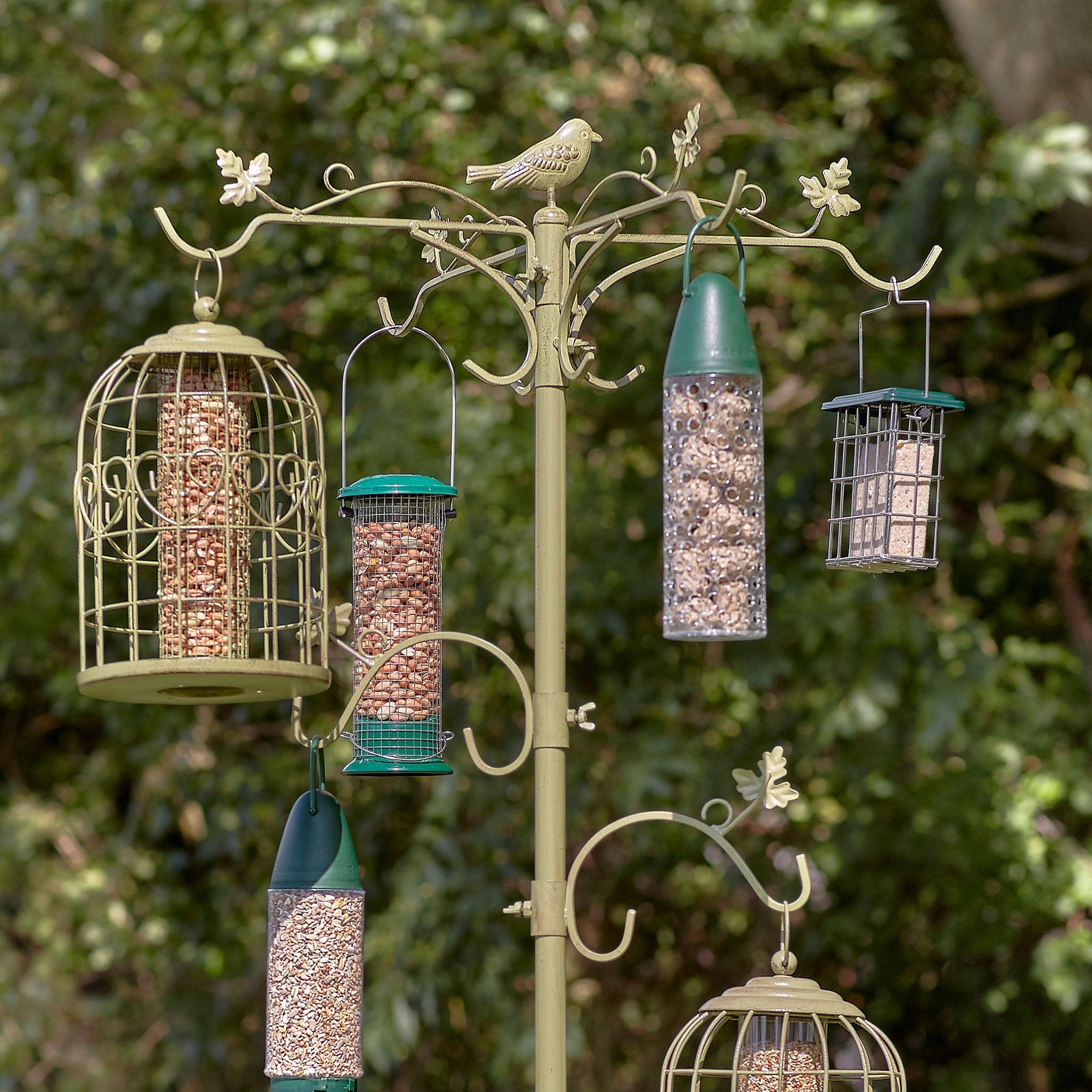 Antique-style Metal Dining Station For Garden Birds | Green