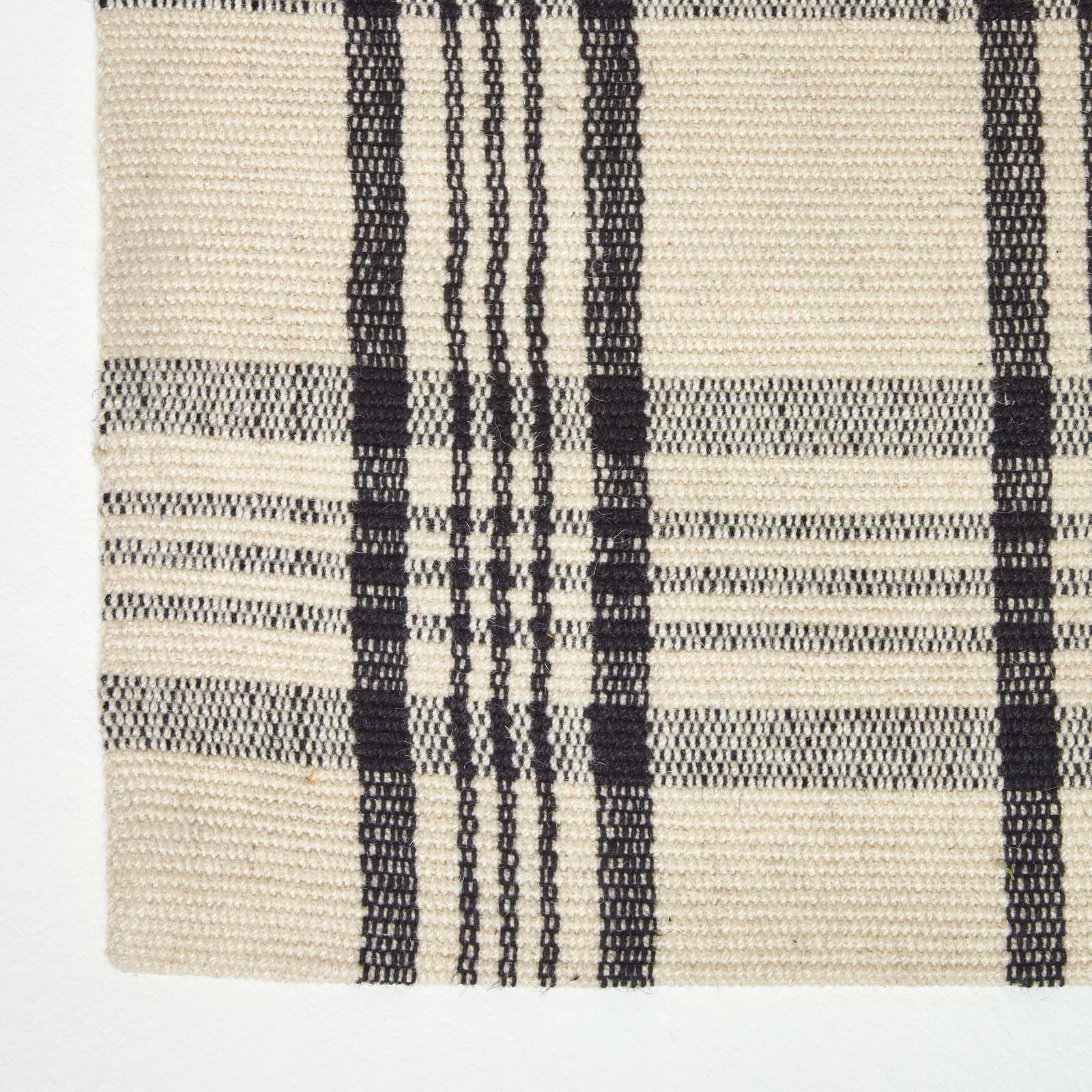Tartan Check Non-slip 100% Wool Rug | 120cm x 80cm | Black & White