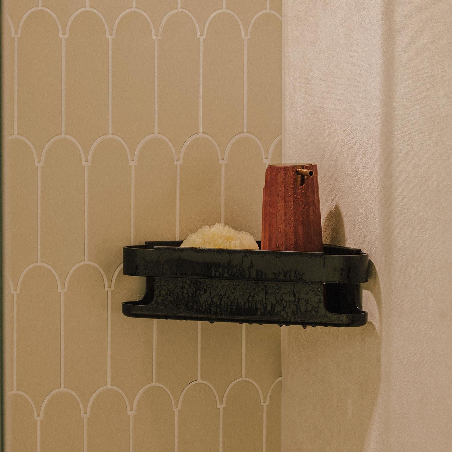 Corner Basket Chrome, Line Collection