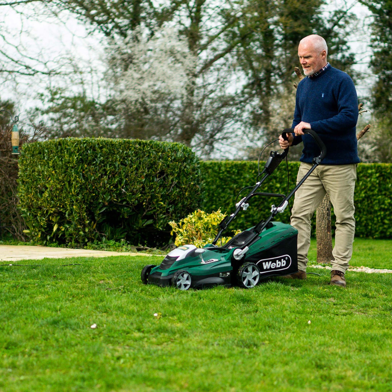 40cm Electric Rotary Lawnmower 1800w 45l Grass Collector | Green
