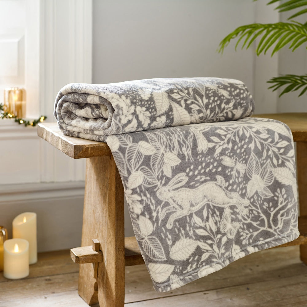 Winter Forest Woodland Fleece Throw – 140x180cm – Cosy  Animal Print Blanket | 140cm x 180cm | Grey