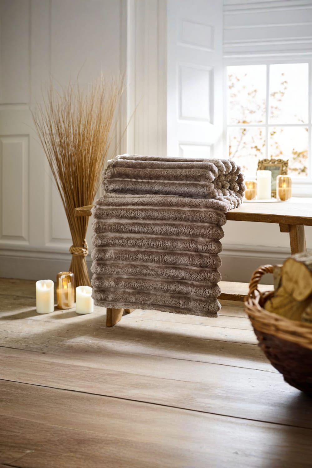 Alnwick Supersoft Ribbed Plush Throw – 140x180cm Cosy Sofa & Bed Blanket | 140cm x 180cm | Taupe