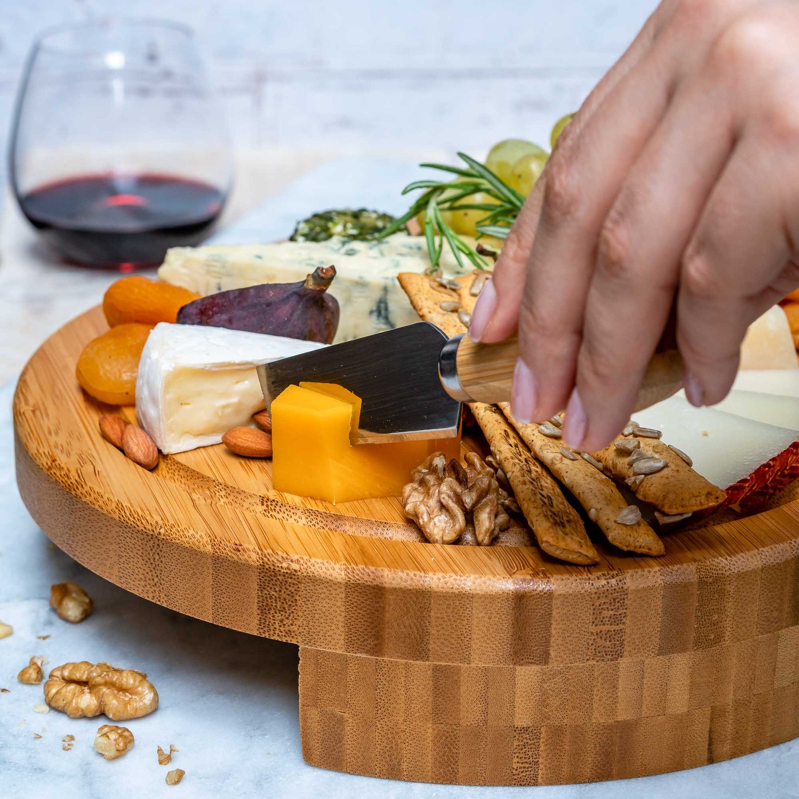 BlauKe Bamboo Cheese Board And Cheese Tool Set - 25cm Round Charcuterie Board, Serving Platter - Wooden Cheese Board Gift Set