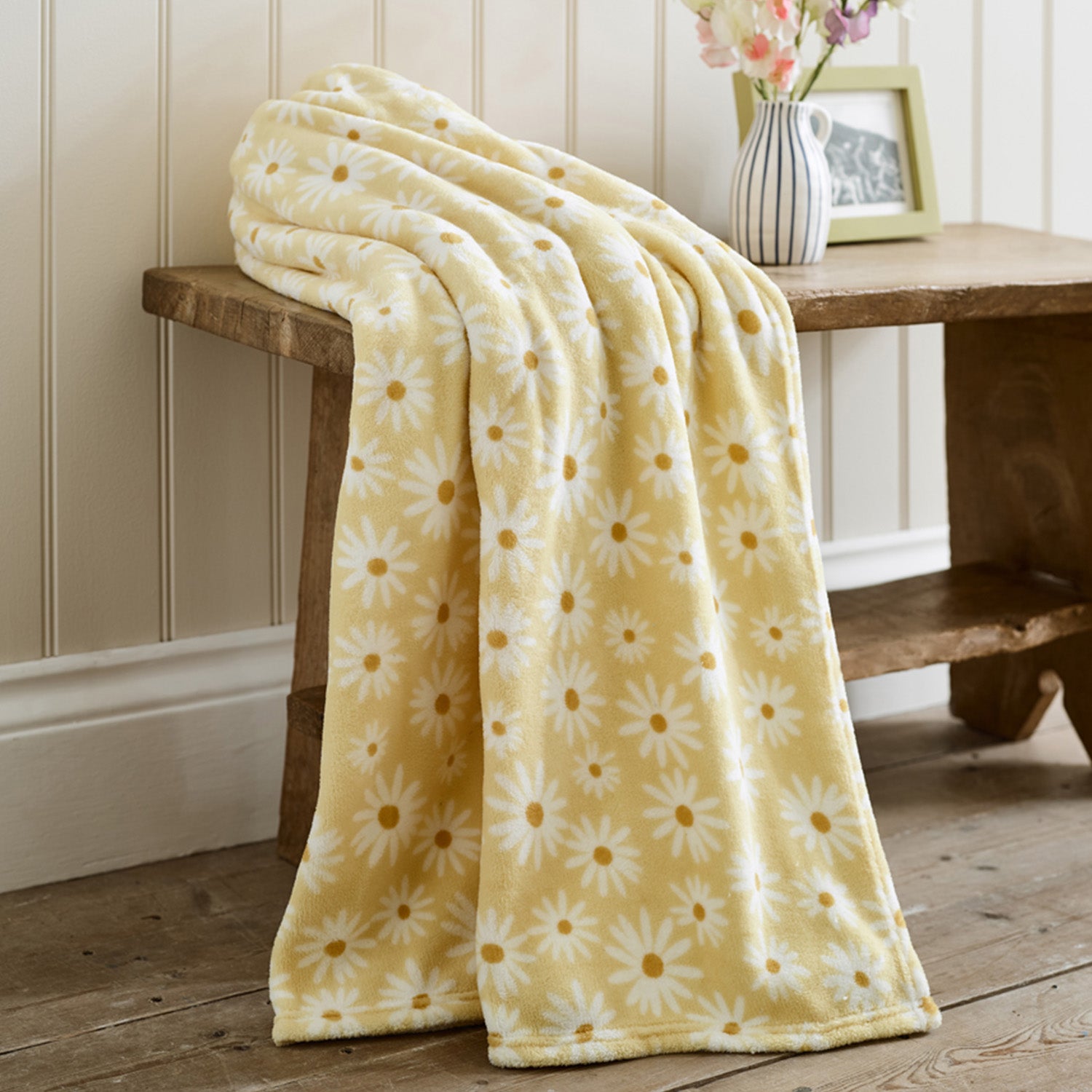 Deyongs Supersoft Daisy Floral  Print Coral Fleece Throw