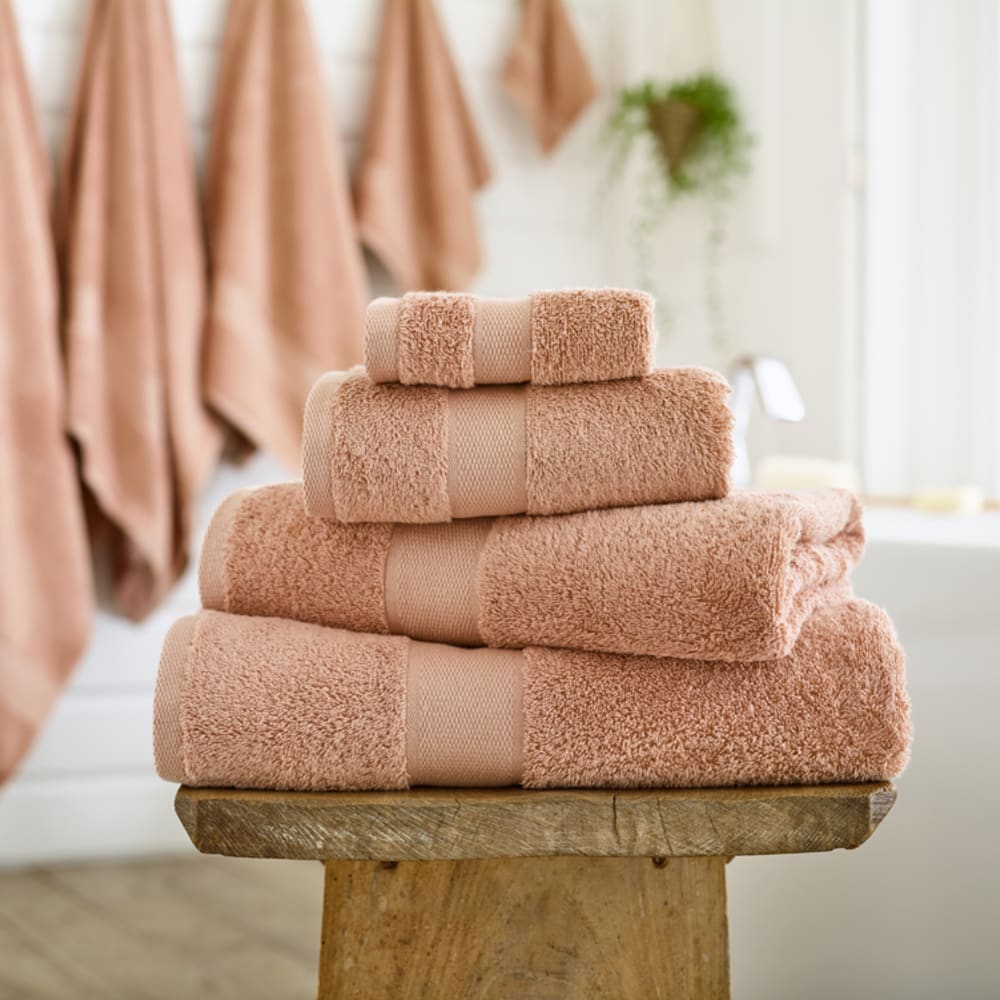 Egyptian Embrace Towels – 550gsm Egyptian Cotton, Fluffy Soft & Highly Absorbent | Hand Towel Pair | Coral