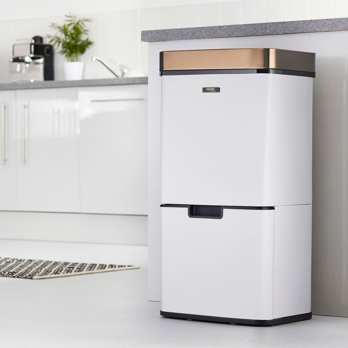 75l Sensor Recycling Bin With Food Caddy & 25 Bin Biodegradable Bags | 75L | White & Copper