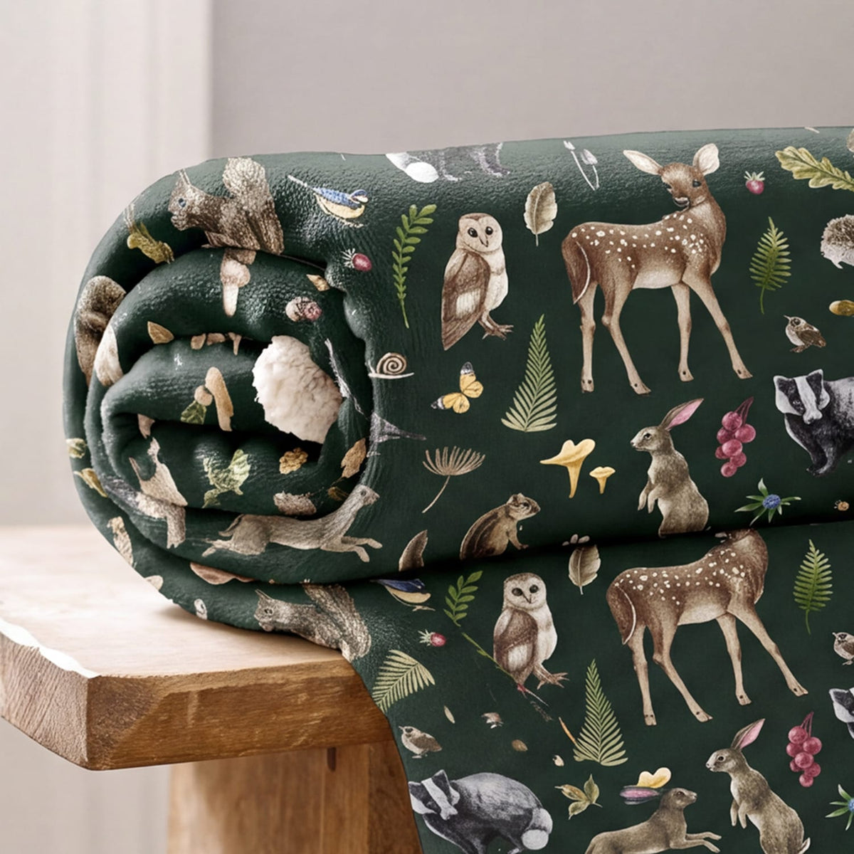 British Wildlife Sherpa Fleece Throw – Reversible Printed Flannel Blanket | 140cm x 180cm | Green