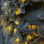 60cm Premium Mixed Branch Prelit Snow Flocked Christmas Wreath - With Timer