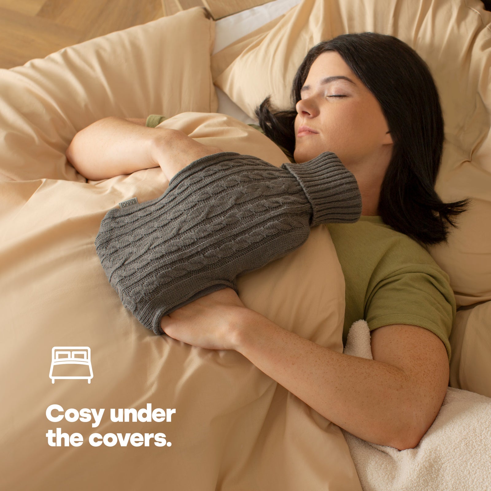 Livivo Grey 2l Hot Water Bottle With Cosy Knit Cover And Hand Warmer Pockets