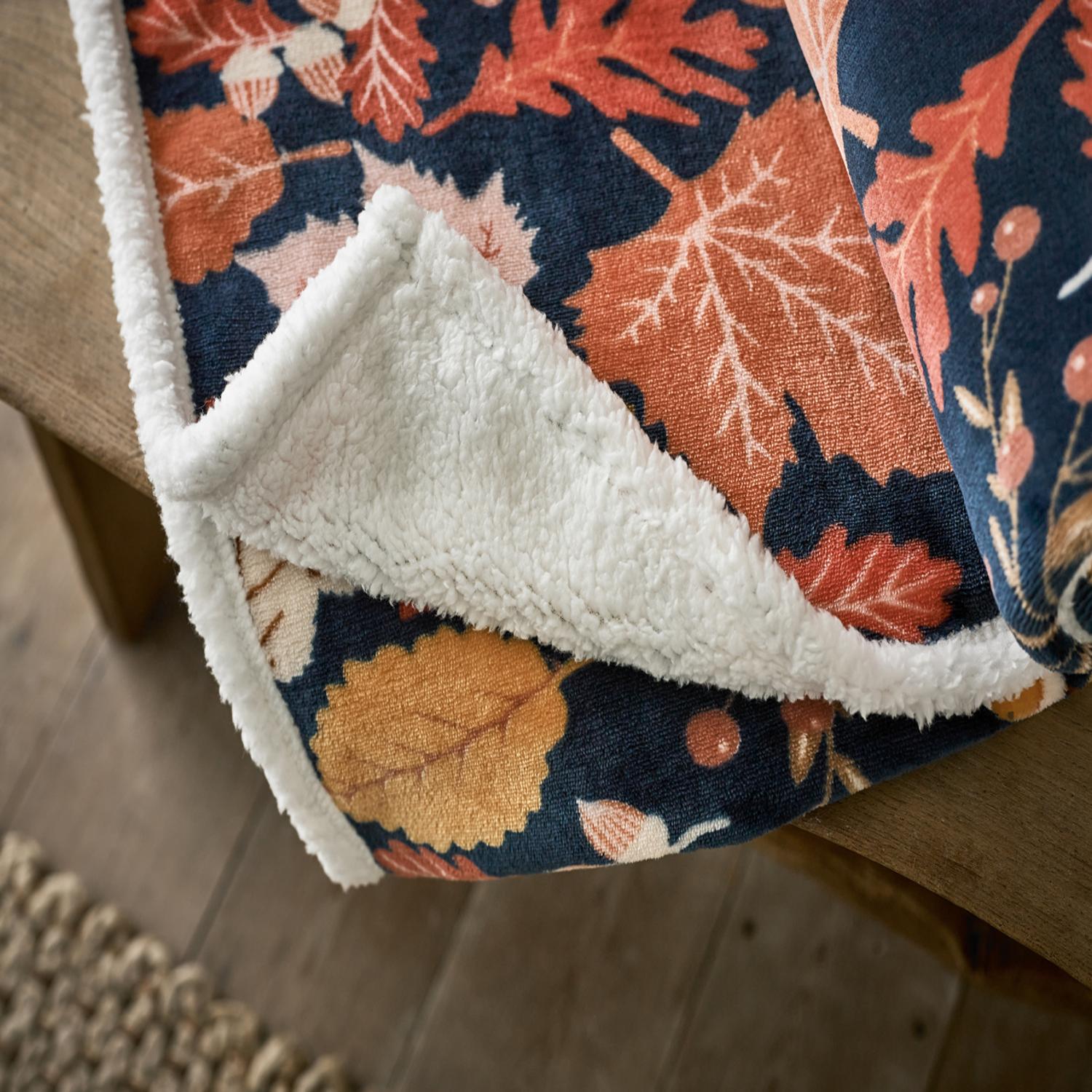 Snuggle Warm Fleece 140x180cm Throw Autumn Leaves