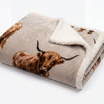 Angus Cow Sherpa Fleece Throw – Reversible Printed Flannel Blanket | 140cm x 180cm | Natural