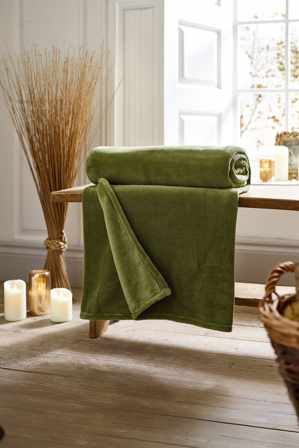 Snuggle Touch Solid Colour Fleece Throw – 140x180cm – Super Soft Plain Blanket | 140cm x 180cm | Khaki