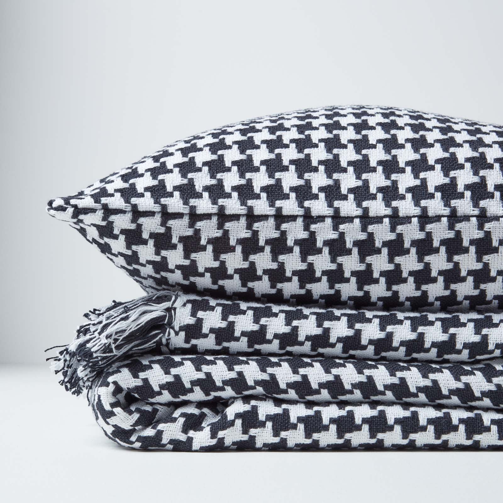 Houndstooth Design 100% Cotton Bedspread Throw | 255cm x 360cm | Black