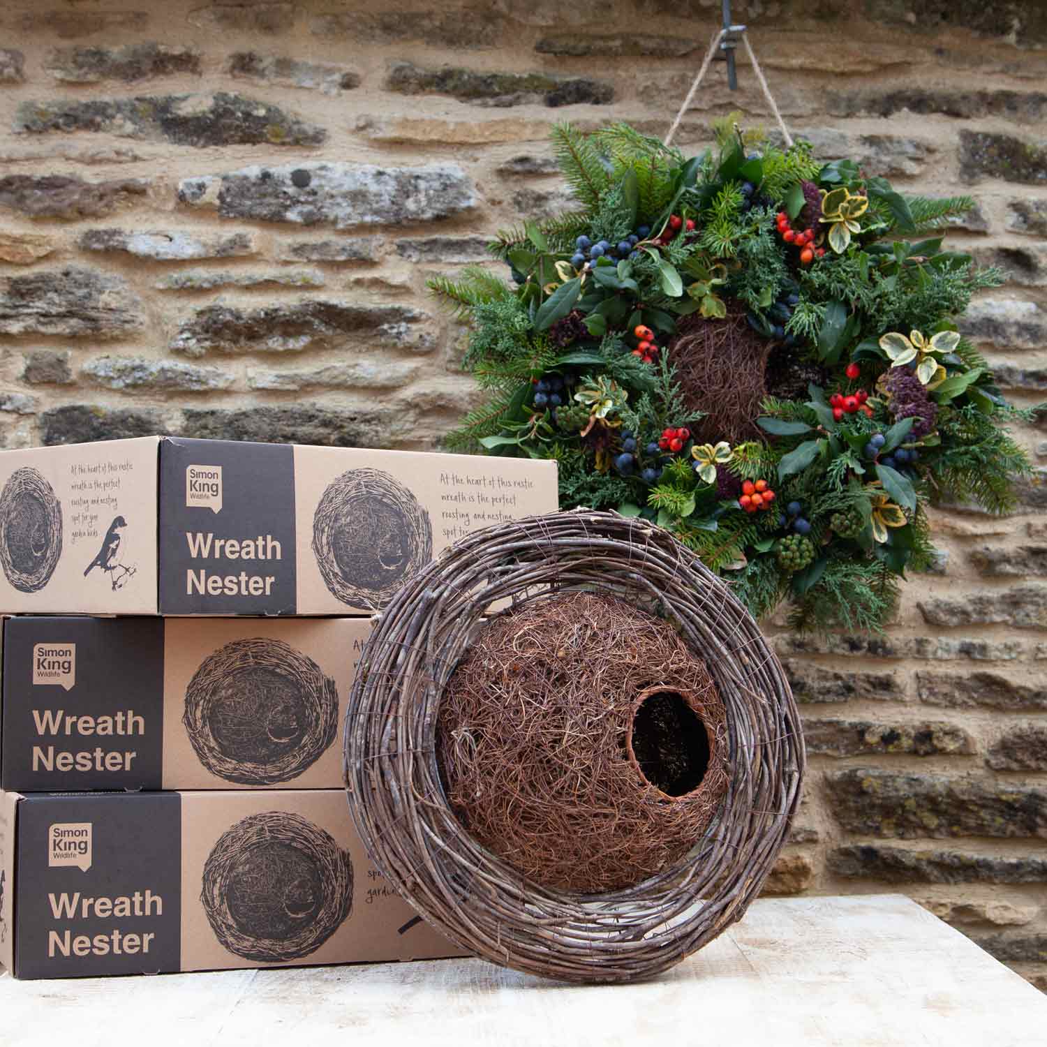 Simon King Wreath Nester For Small Birds 40cm | Brown