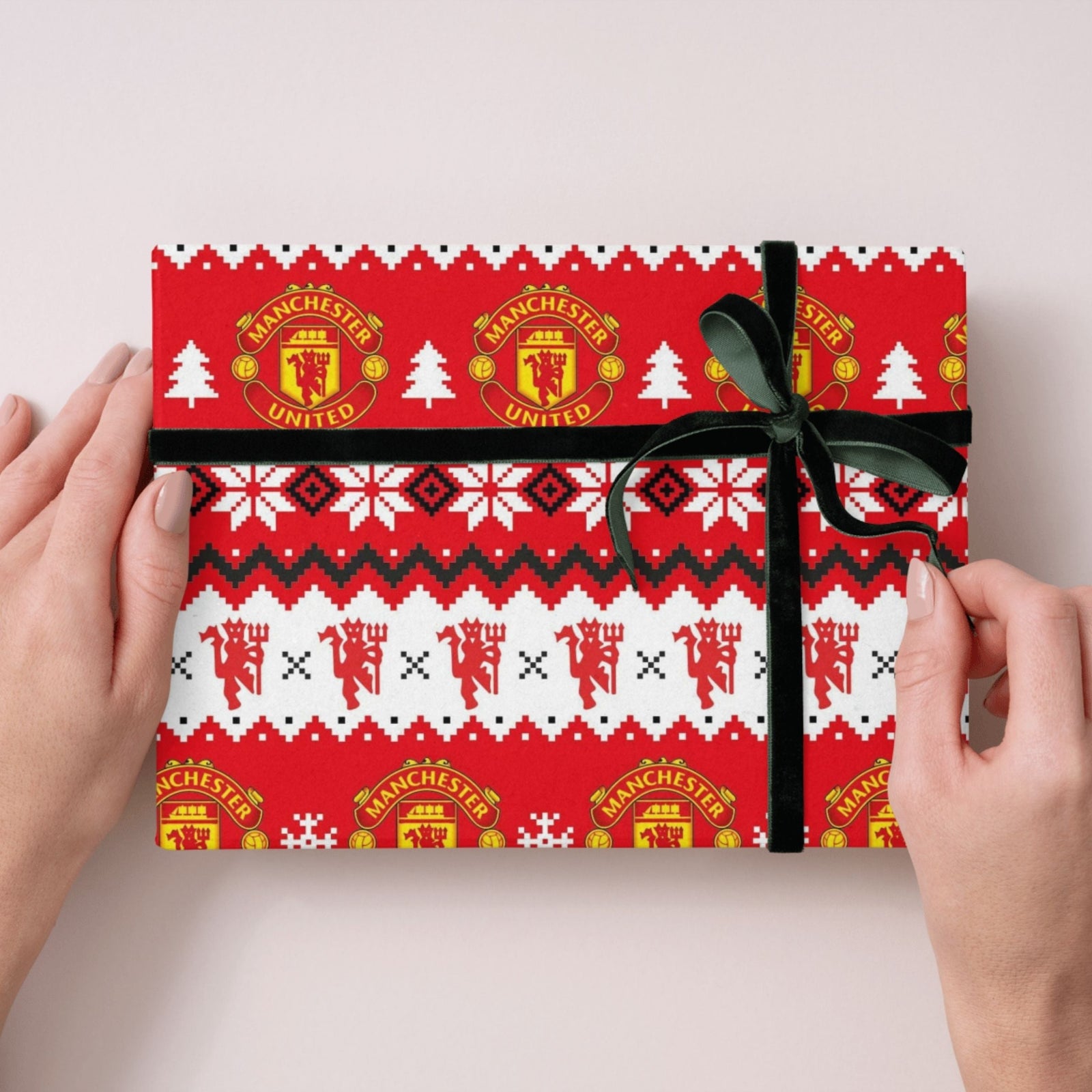 Manchester United FC Christmas Gift Wrap, 2 Sheet 2 Tag, Official Product