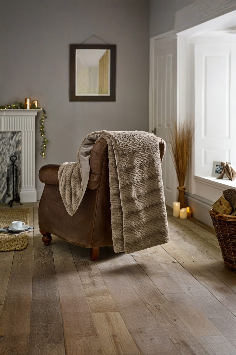 Ashridge Soft Faux Fur Throw 130x170cm – Elegant Textured Blanket | 130cm x 170cm | Fawn