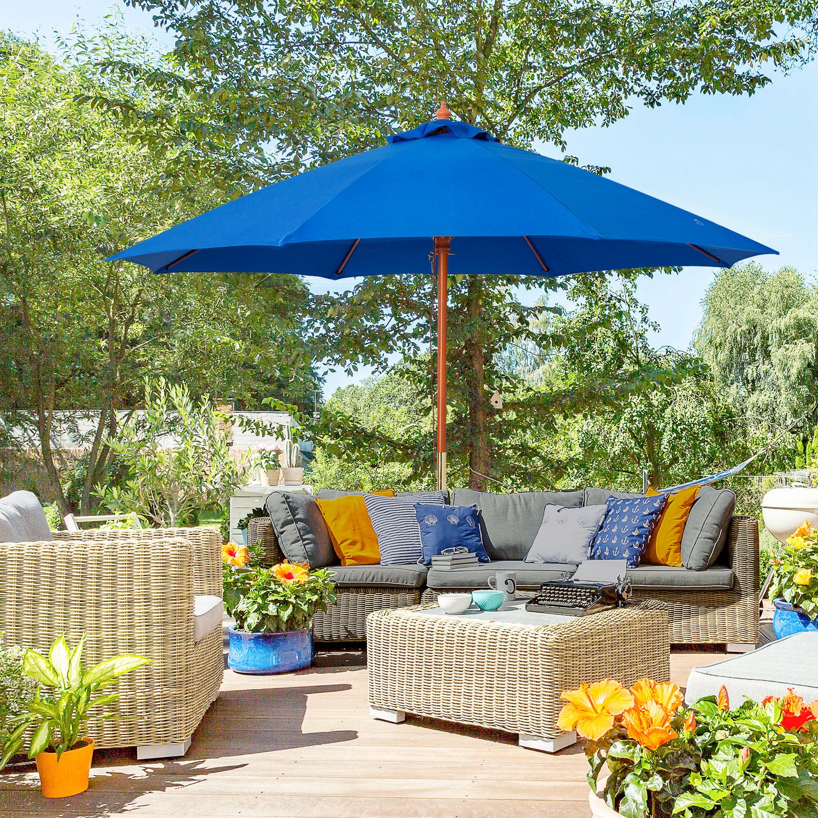 2.5m Wooden Garden Parasol Sun Shade | Blue