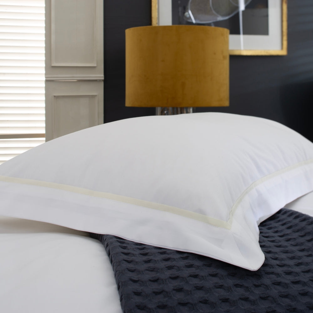Hampstead Duvet Cover Set – 200 Thread Count 100% Cotton With Oxford Pillowcases & Inserted Ribbon | Single | Cream