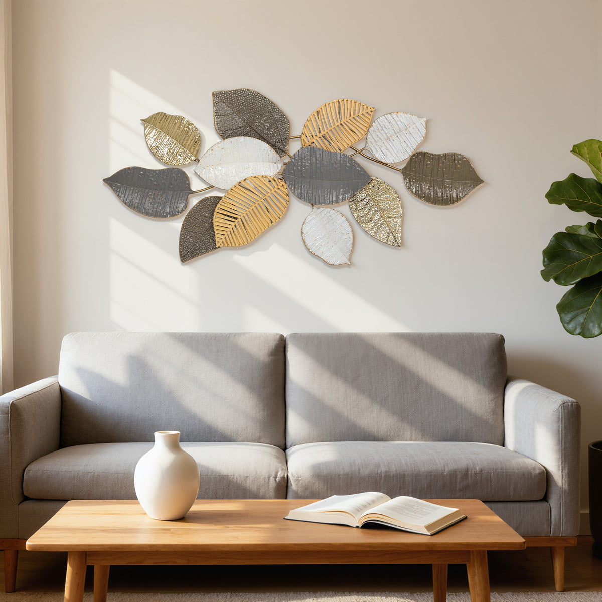 HOMCOM Modern Wall Art With Leaf Design, Metal Hanging Decoration