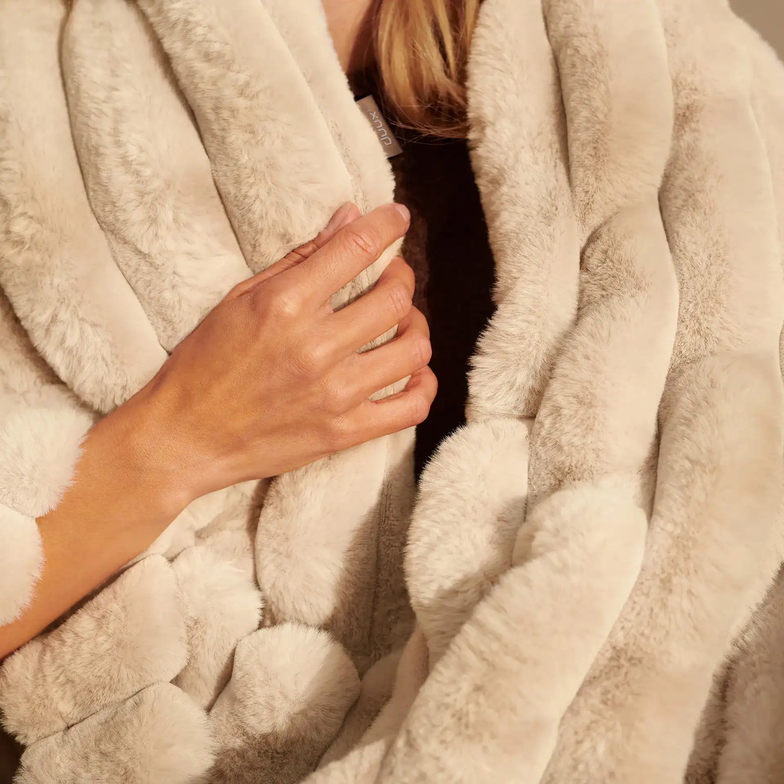 Yentl Overblanket, Electric Heated Blanket | 200cm x 200cm | Beige