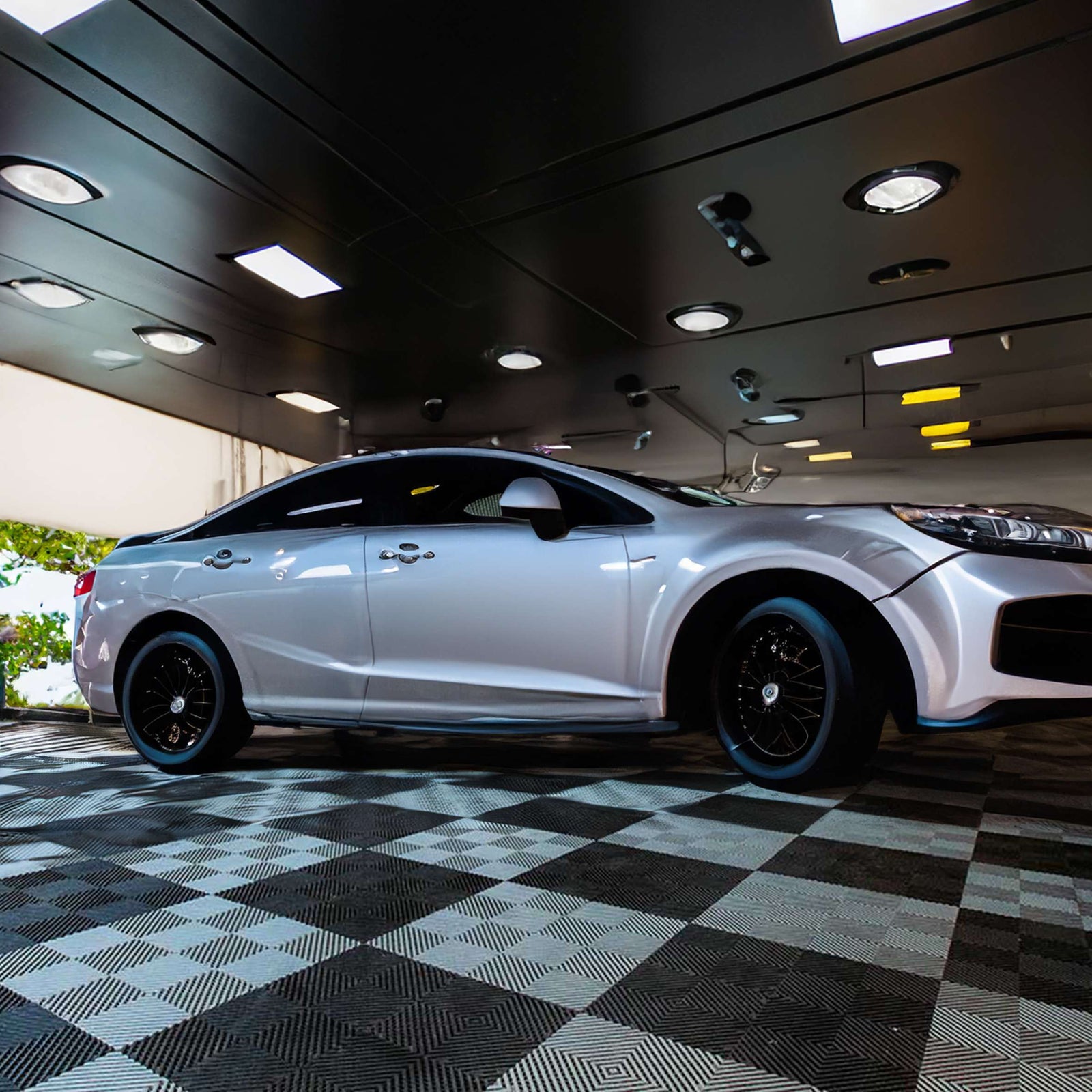 Heavy Duty Vented Garage Interlocking Floor Tiles | Blue