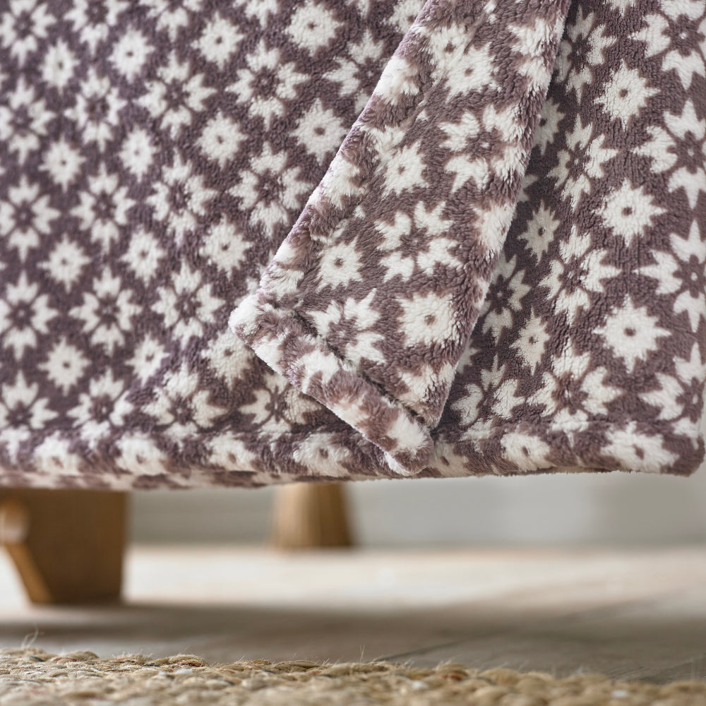 Harlington Printed Heavyweight Supersoft Fleece Throw | 150cm x 180cm | Purple