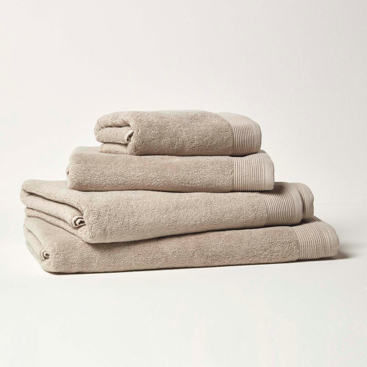 100% Combed Egyptian Cotton 700 Gsm Towels | Bath Towel | Taupe