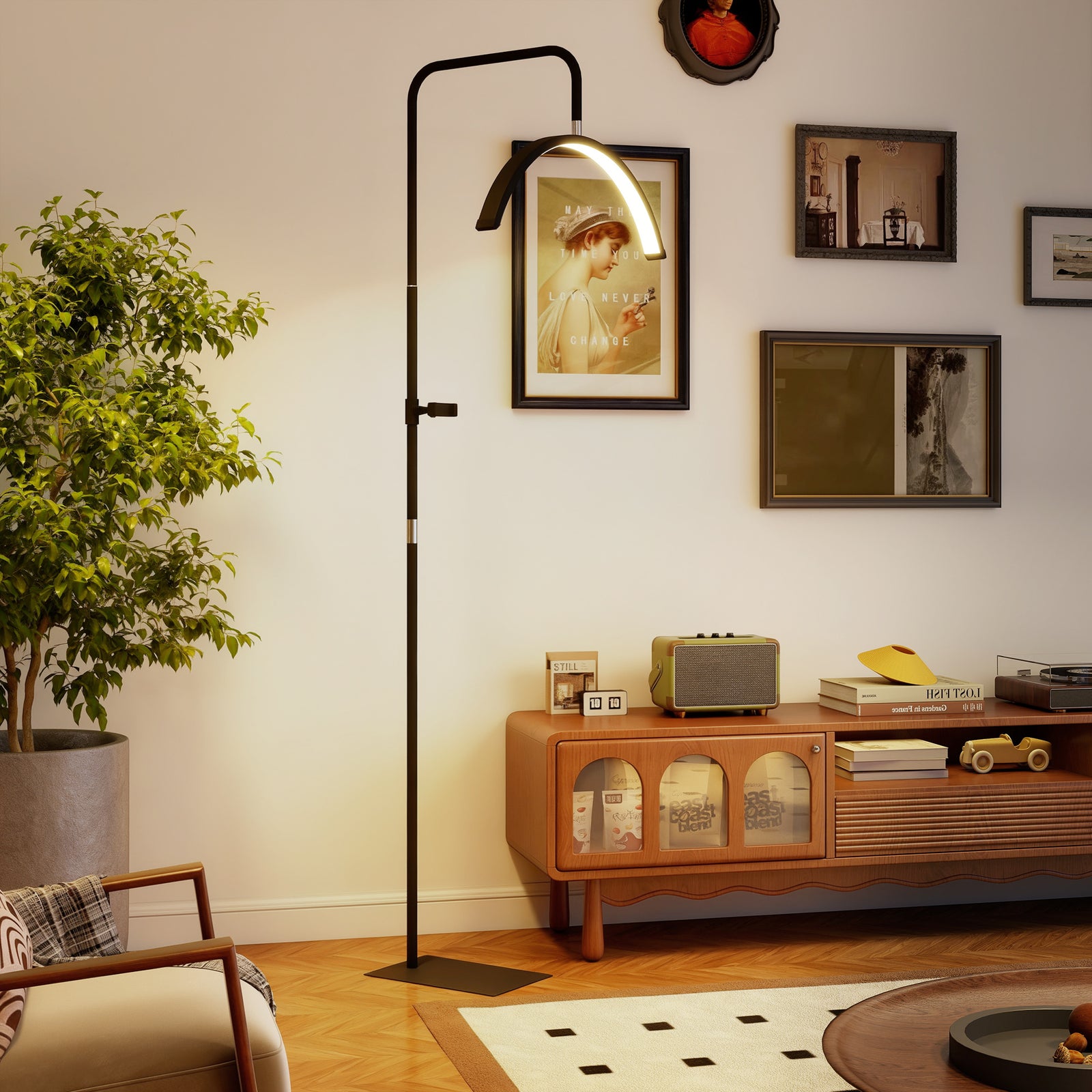 HOMCOM Half Moon Lash Light, Beauty Floor Lamp With Rotatable Head