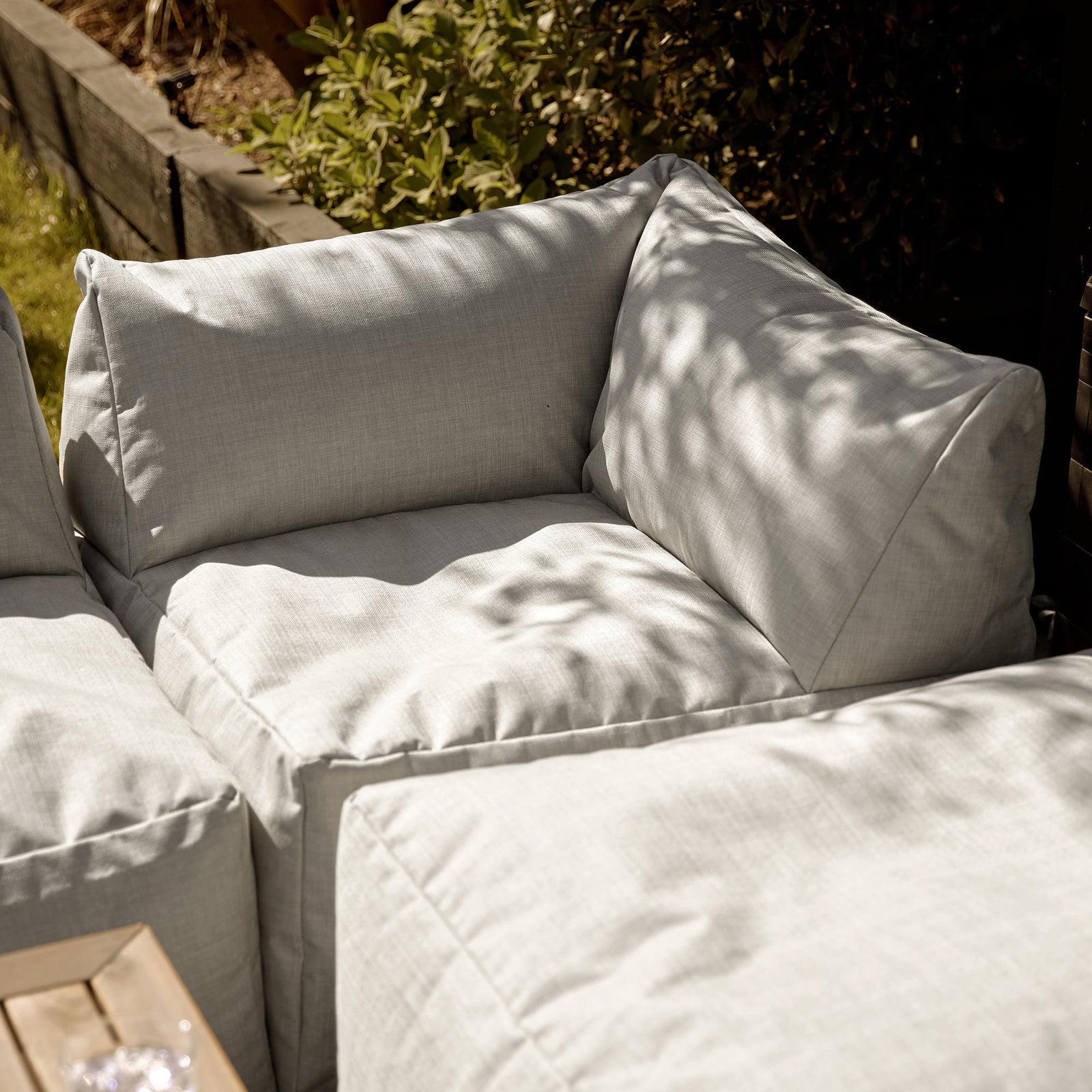 Tetra Outdoor Floor Sofa Section