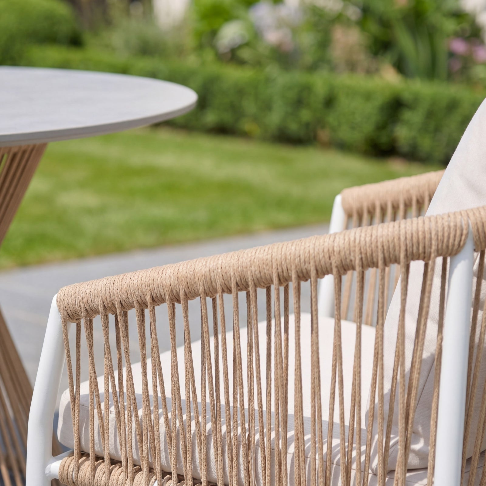 Bellvine 4-seat Patio Dining Set | Natural & White