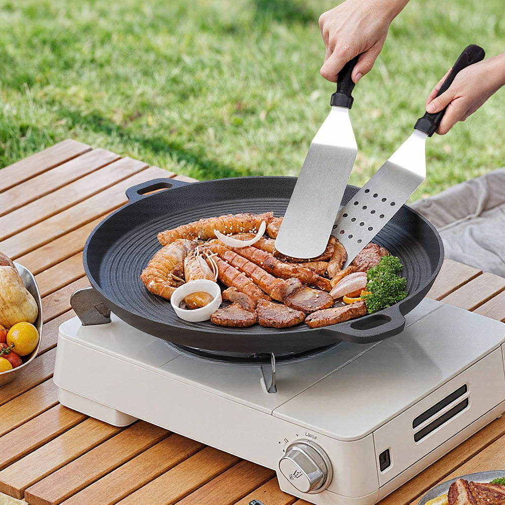 Living and Home 34cm Dia Pre-seasoned Round Dual-handle Cast Iron Grill Pan