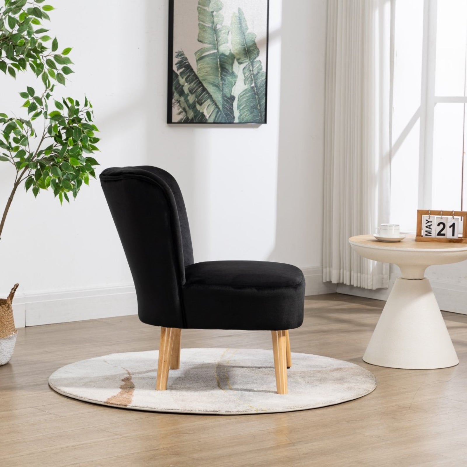 Arezza Velvet Accent Chair | Black