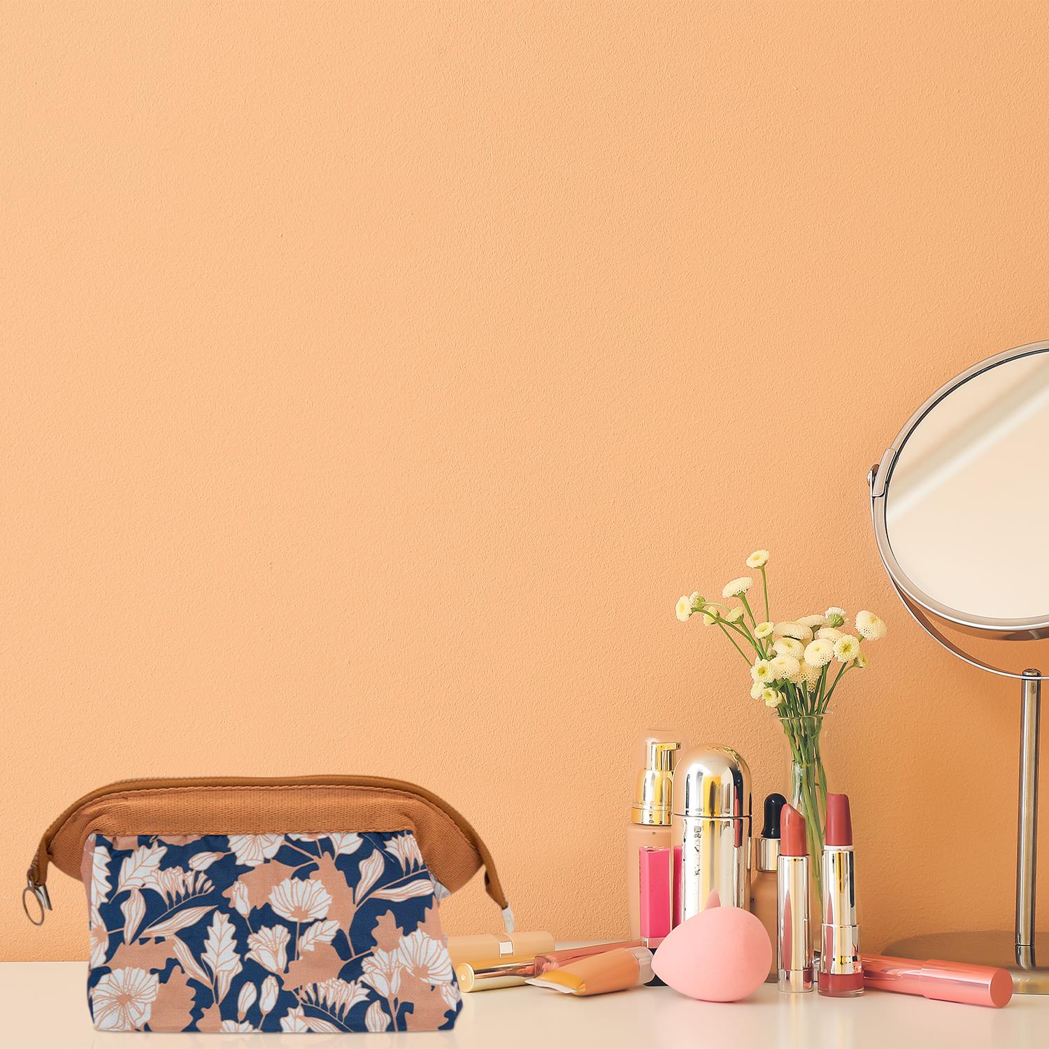 Fashionable Waterproof Cosmetic Bag