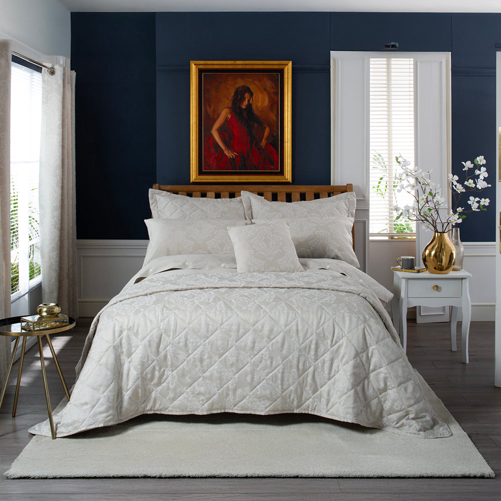 Versailles Jacquard Bedding – Delicate Detailing, Luxurious Comfort | King | Natura