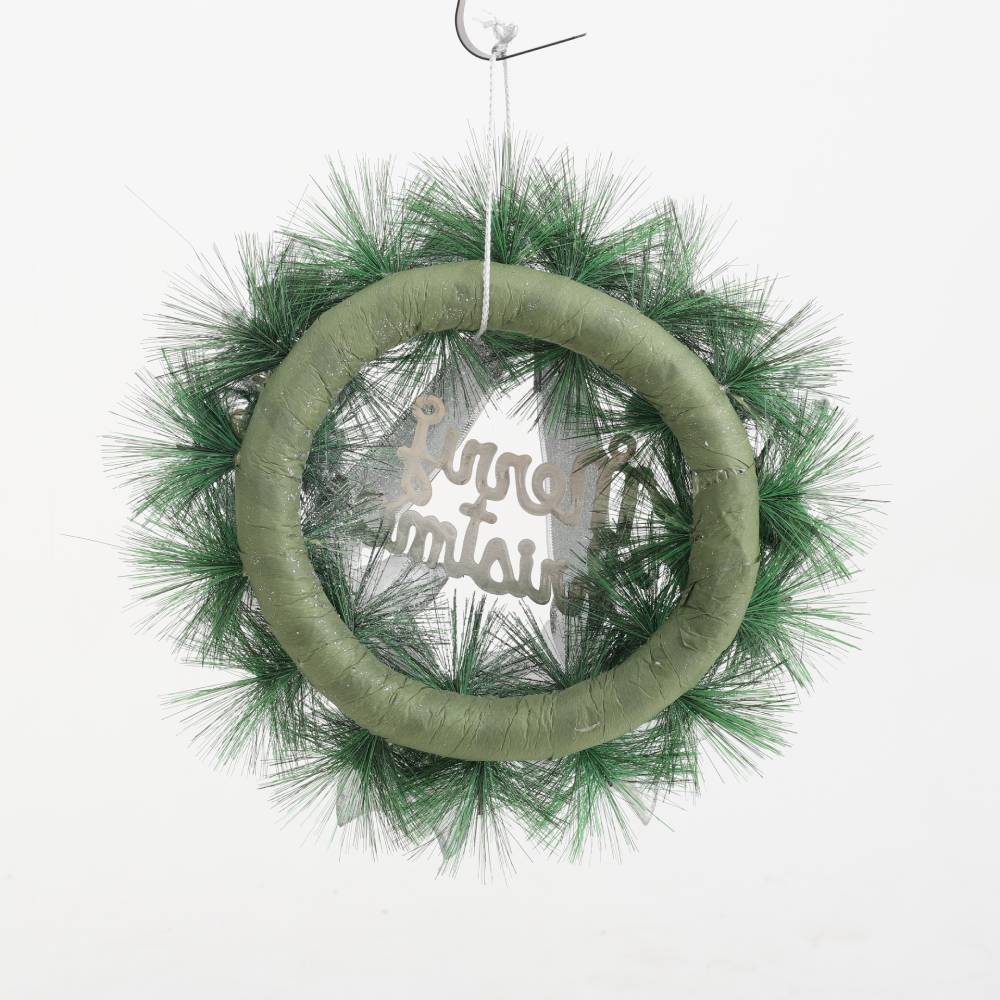 Elegant Christmas Wreath With Mixed Decorations