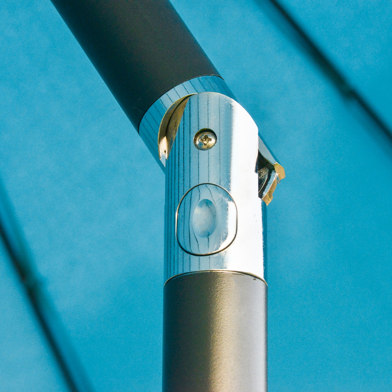 2.5m Curved Parasol With Metal Pole | Blue