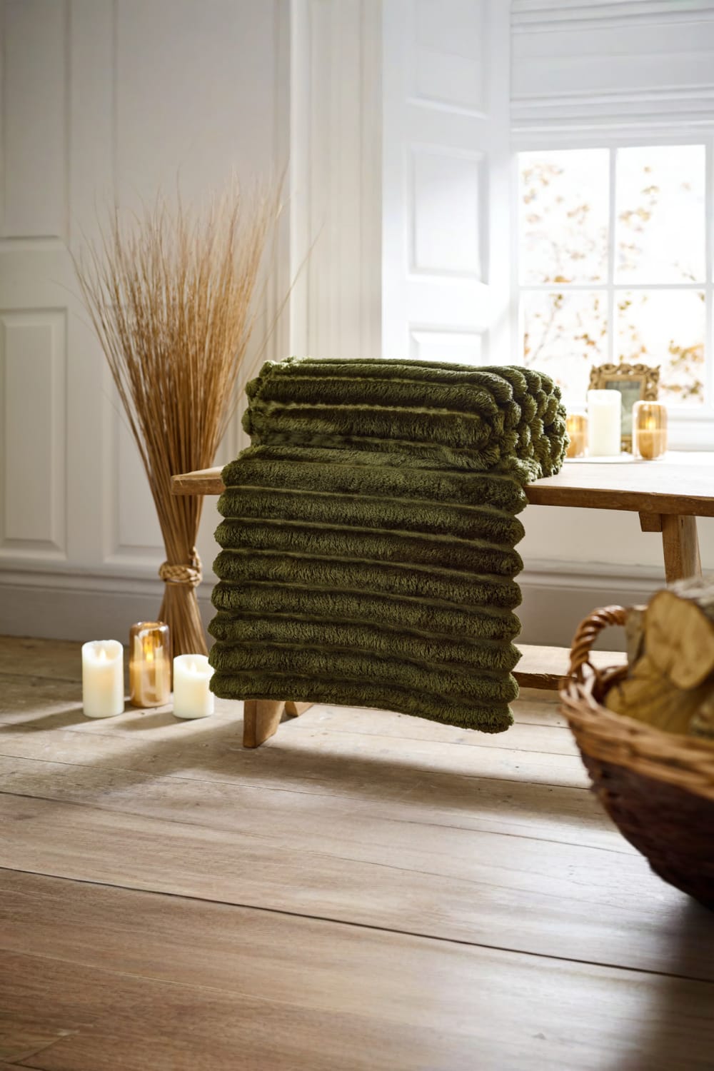 Alnwick Supersoft Ribbed Plush Throw – 140x180cm Cosy Sofa & Bed Blanket | 140cm x 180cm | Green