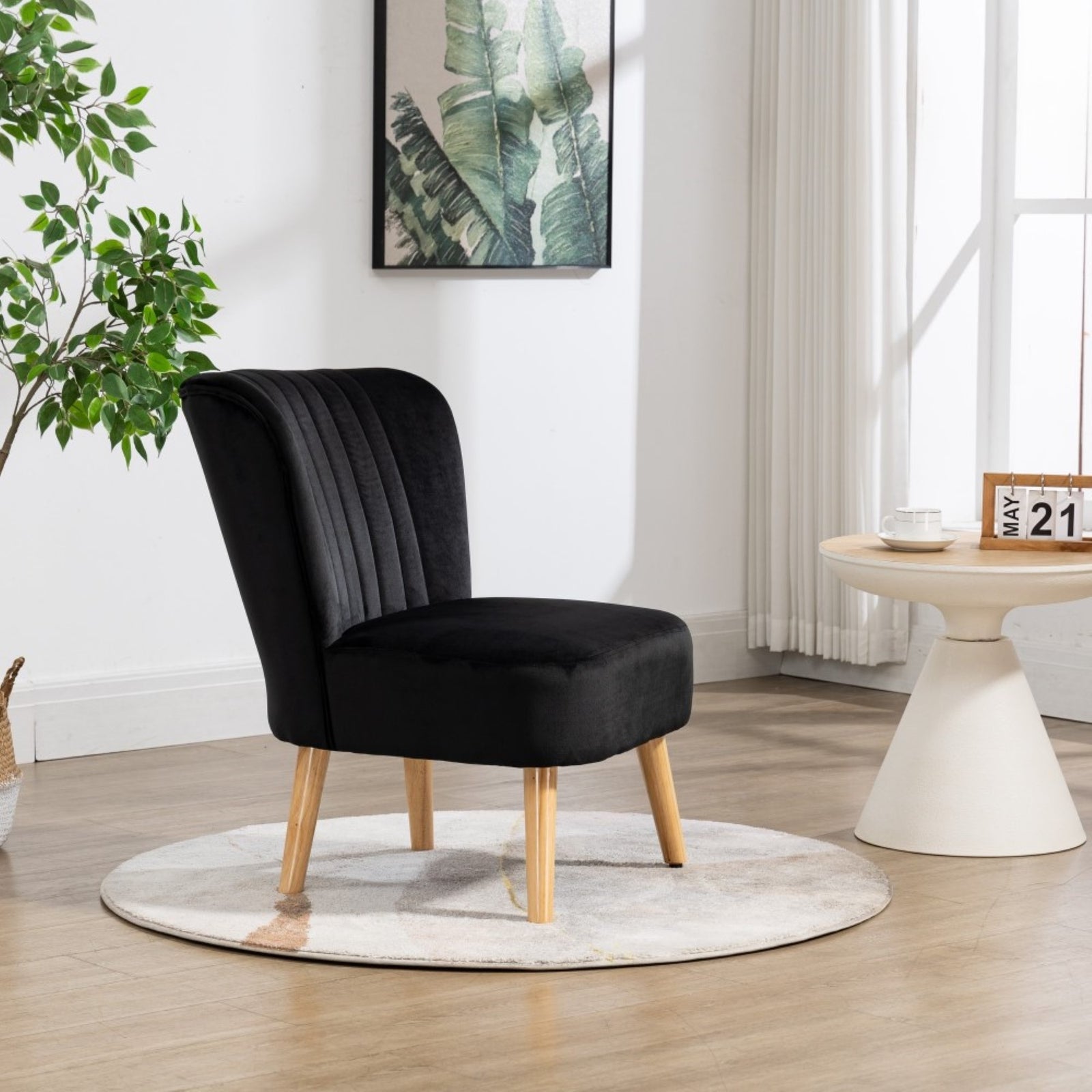 Arezza Velvet Accent Chair | Black