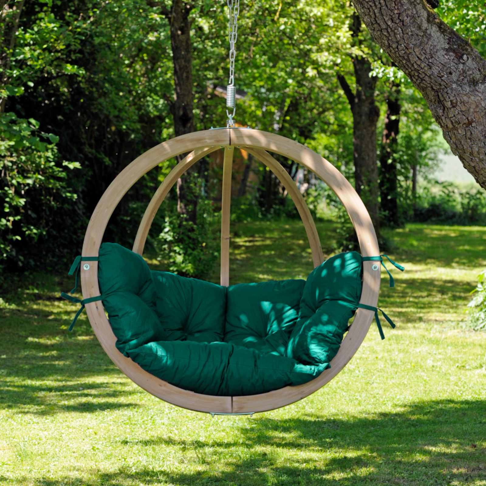 Globo Single Seat Weatherproof Hanging Egg Hammock Chair in Verde
