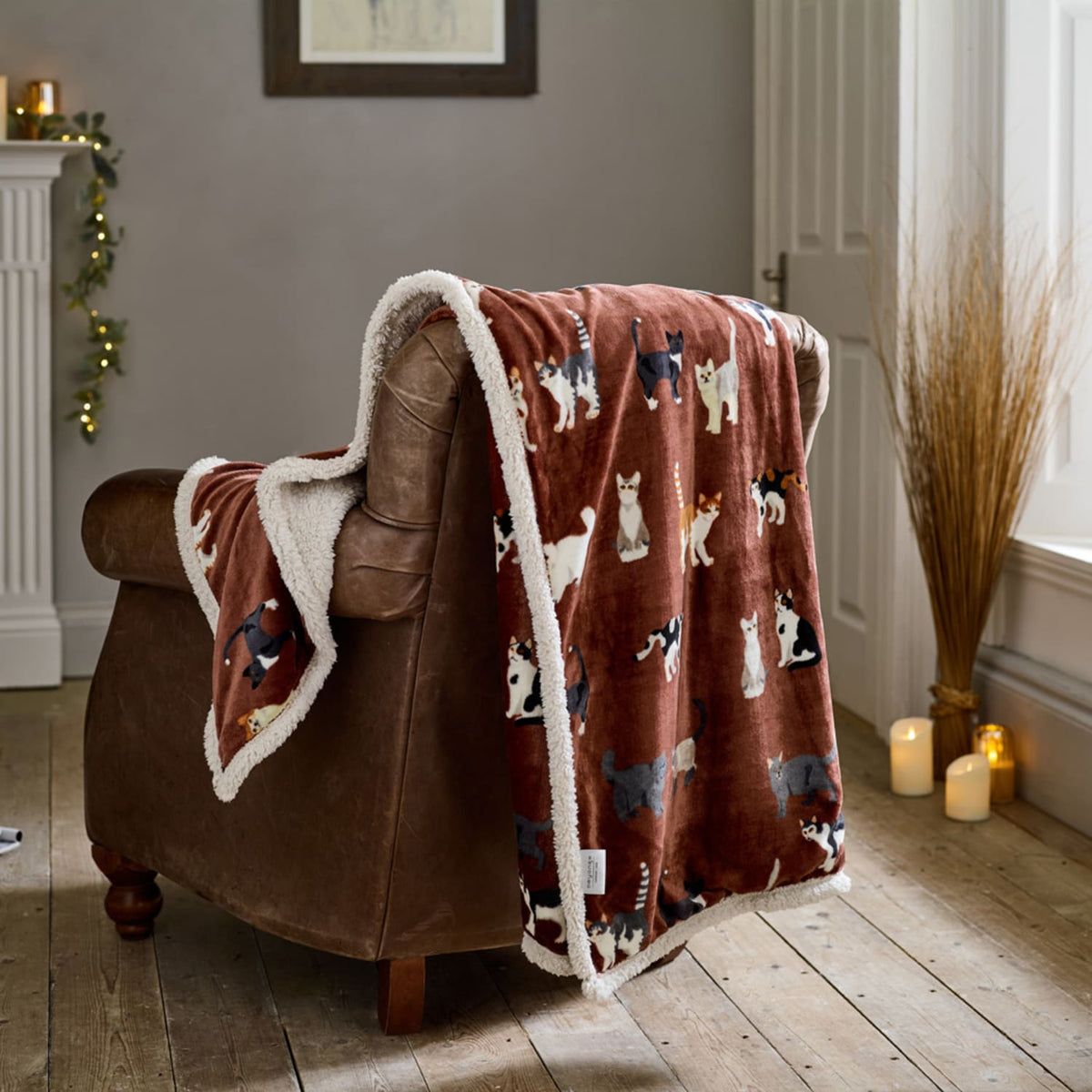 Mixed Kitty Sherpa Fleece Throw – Printed Cat Blanket | 140cm x 180cm | Brown