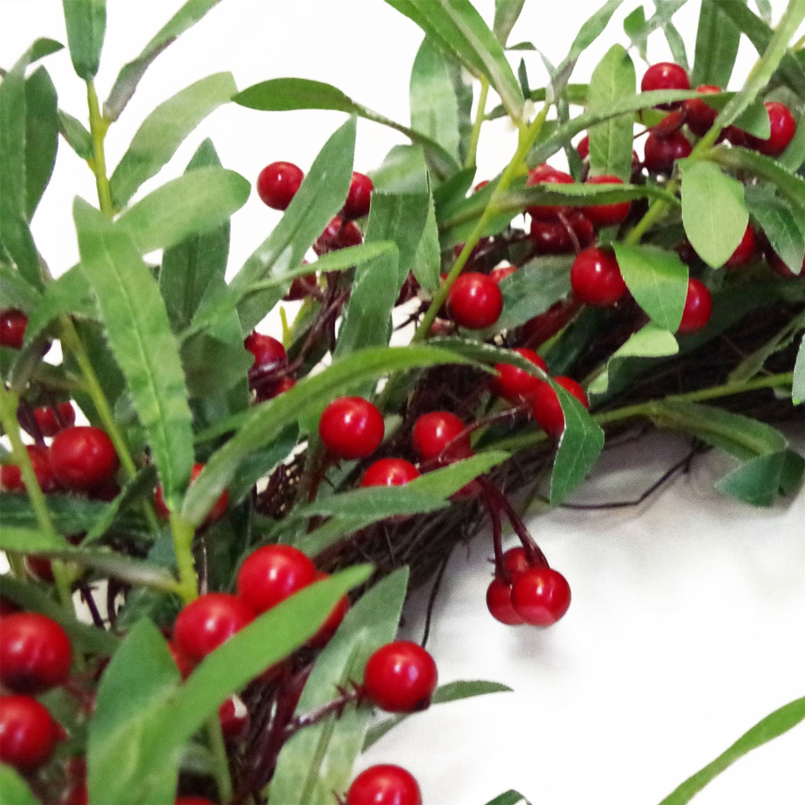 60cm (24 Inches) Large Luxury Christmas Mistletoe Leaf And Red Berry Floristry Wreath