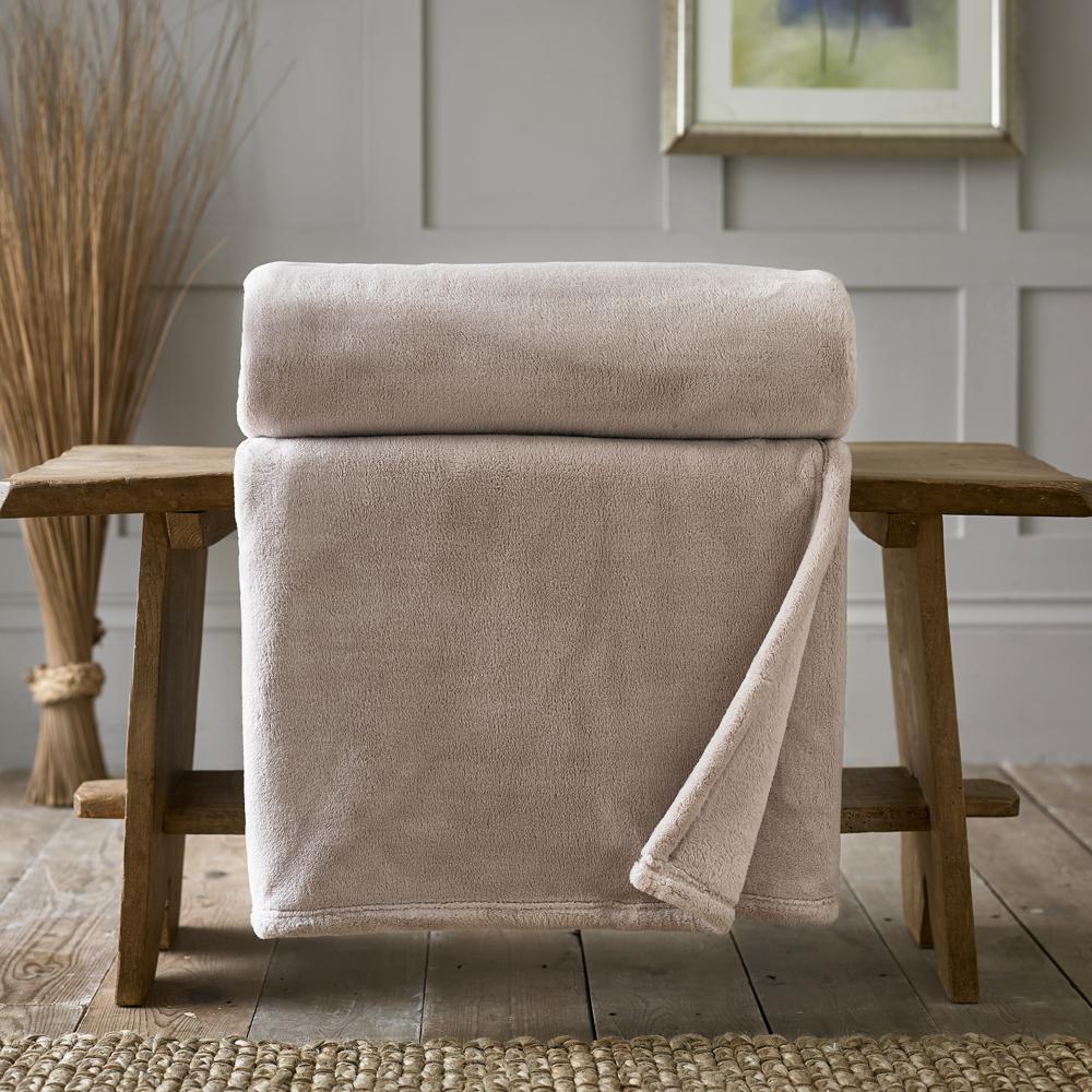 Hardwick Heavyweight Supersoft Fleece Throw | 150cm x 180cm | Pink