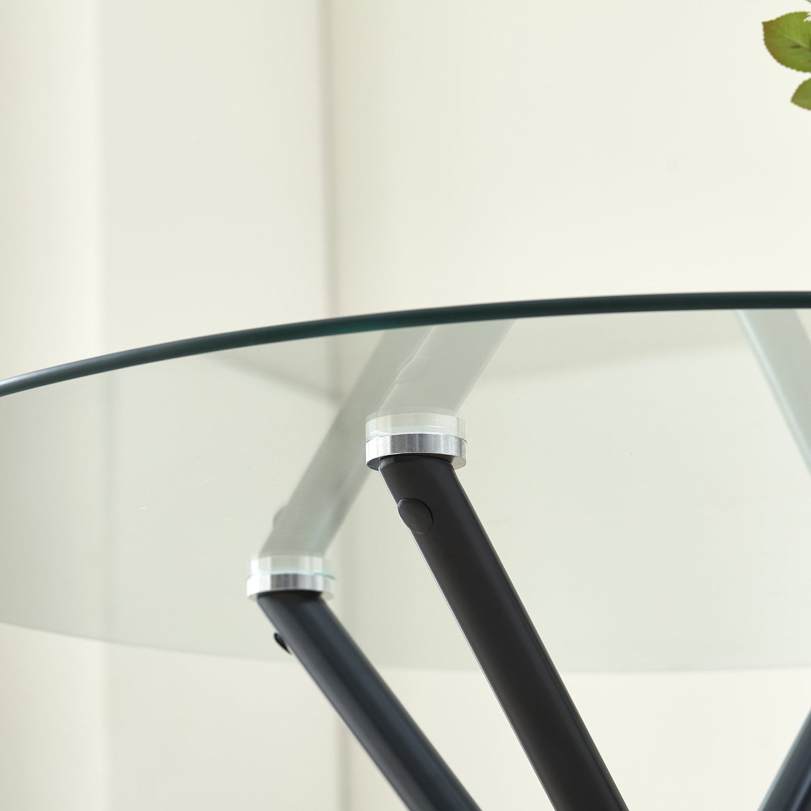 Stylish New York Dining Table Set with 4 Charlotte Velvet Chairs | Grey