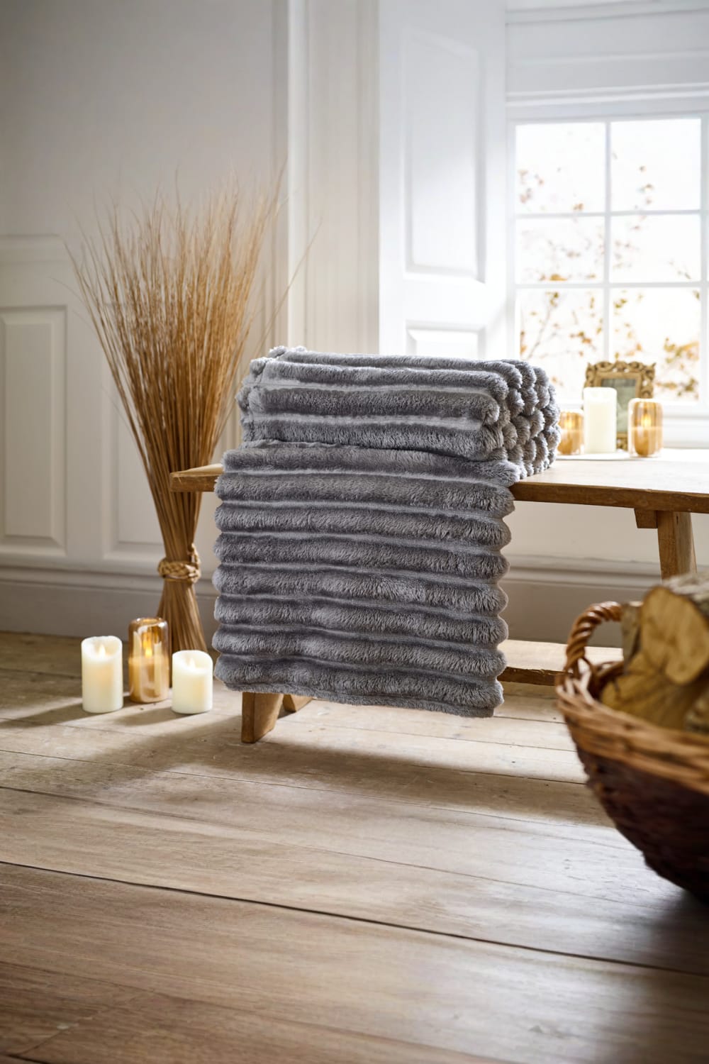 Alnwick Supersoft Ribbed Plush Throw – 140x180cm Cosy Sofa & Bed Blanket | 140cm x 180cm | Dove Grey