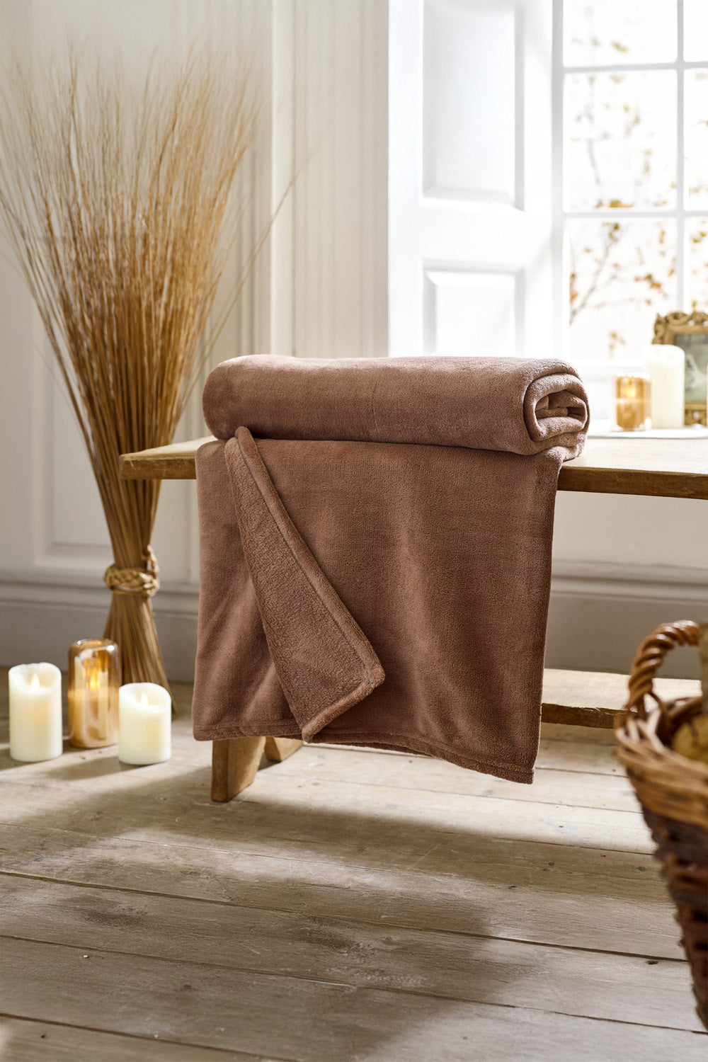 Snuggle Touch Solid Colour Fleece Throw – 140x180cm – Super Soft Plain Blanket | 140cm x 180cm | Umber