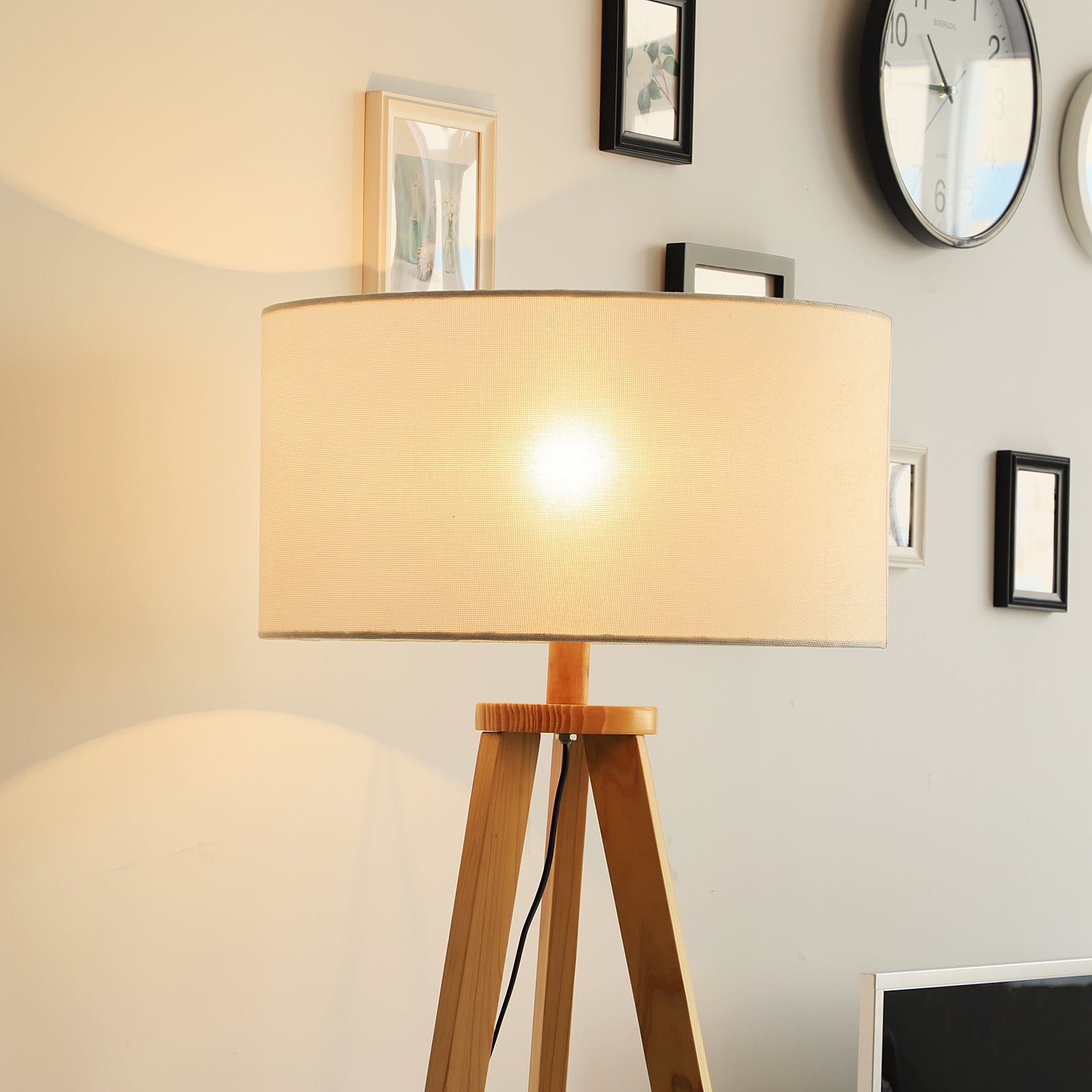 Floor Lamp Bedside Light  Free Standing Tripod Holder