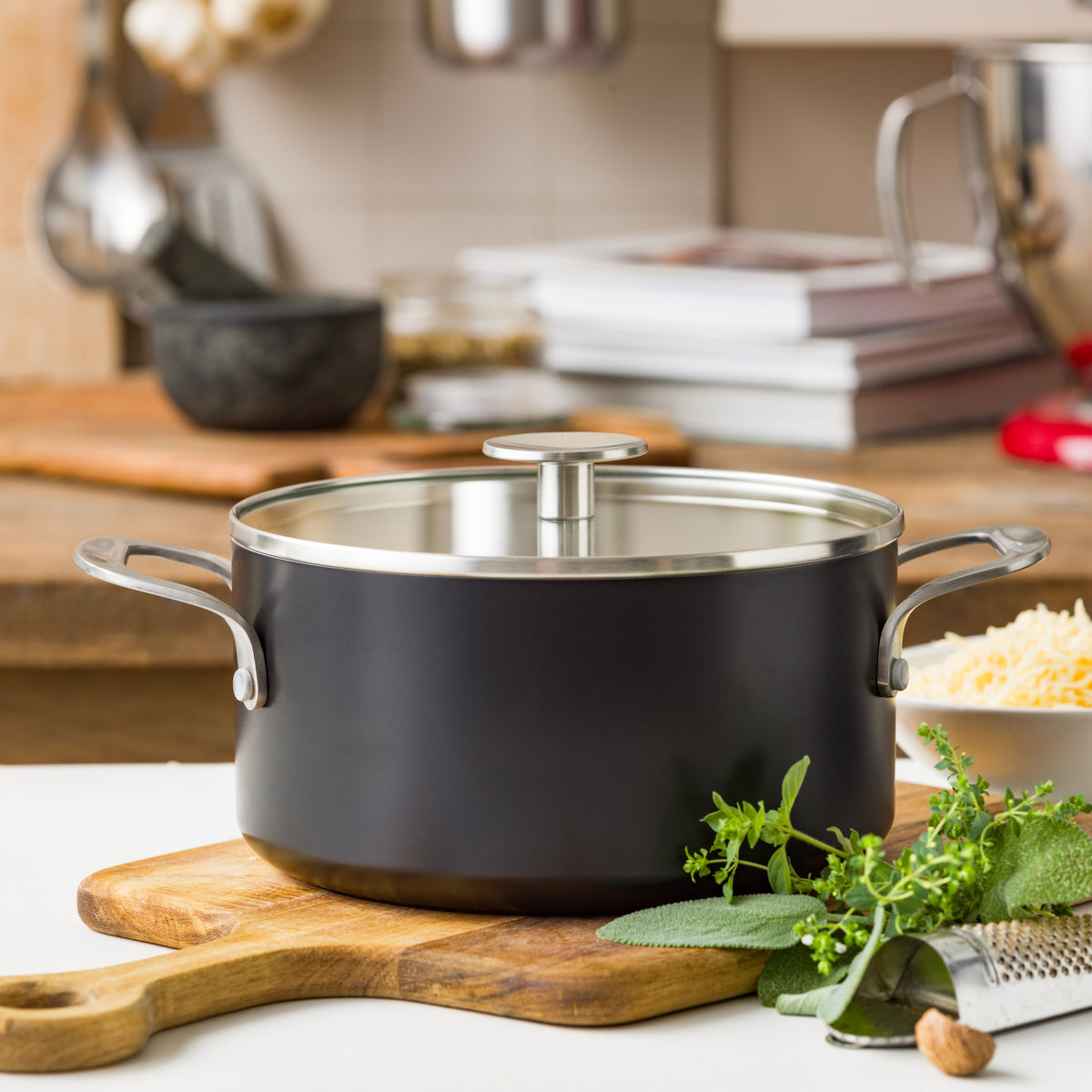 KitchenAid Cookware Coloured Aluminium Casserole With Lid, Pfas-free