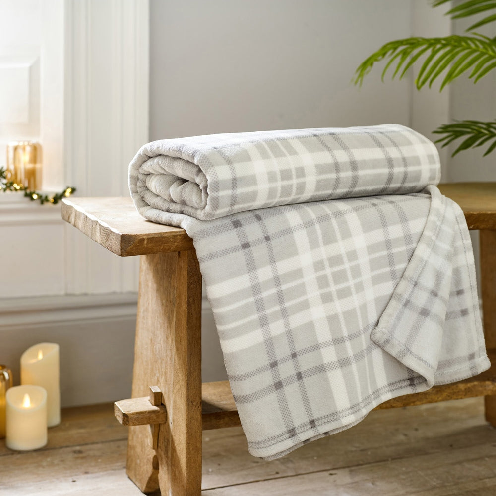 Snuggle Check Throw Blanket – 140x180cm – Super Soft Coral Fleece – Plaid Design | 140cm x 180cm | Grey