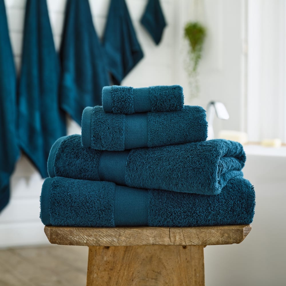 Egyptian Embrace Towels – 550gsm Egyptian Cotton, Fluffy Soft & Highly Absorbent | Bath Towel | Dark Blue