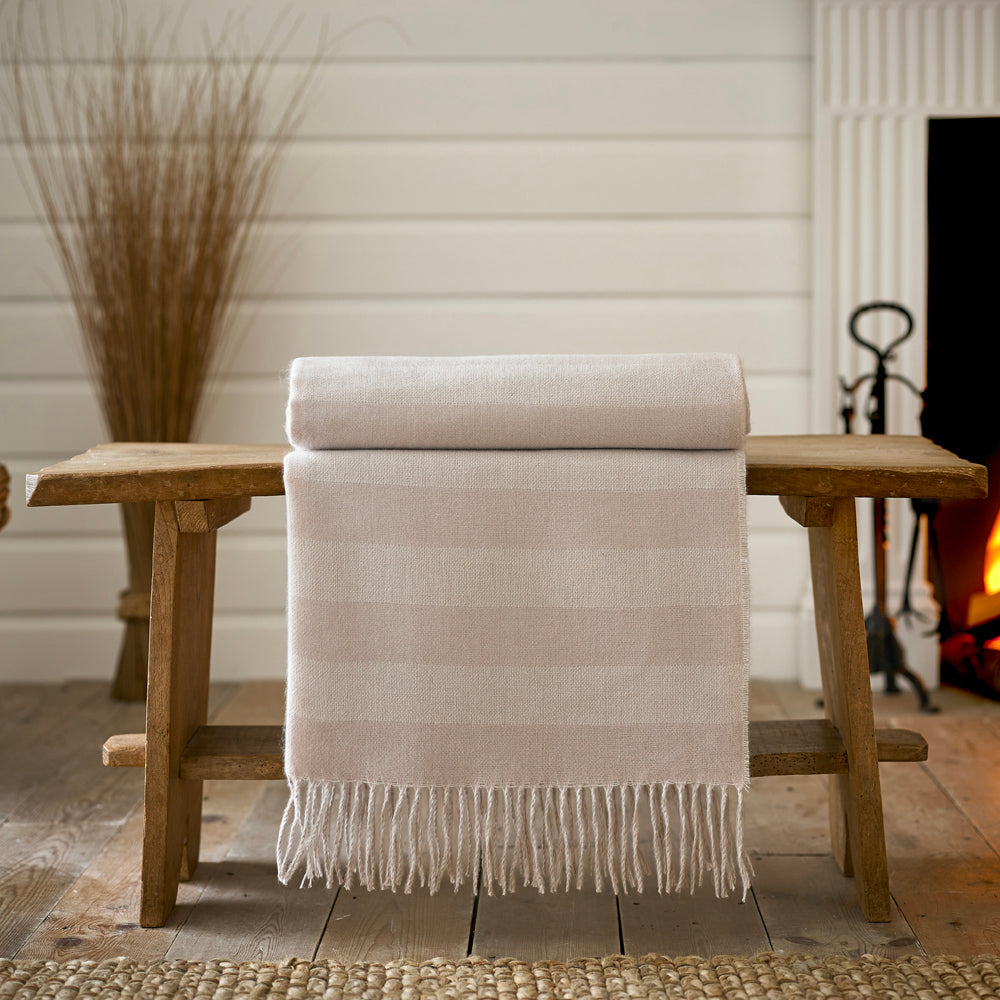 Elgin Supersoft Yarn Dyed Jacqaurd Throw | 130cm x 160cm | Pink
